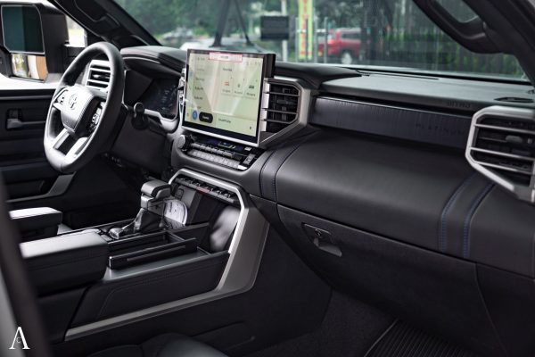 TOYOTA SEQUOIA PLATINUM EDITION - Image 12