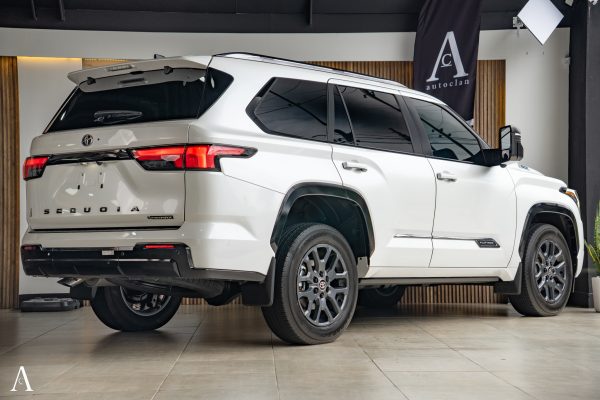 TOYOTA SEQUOIA PLATINUM EDITION - Image 4
