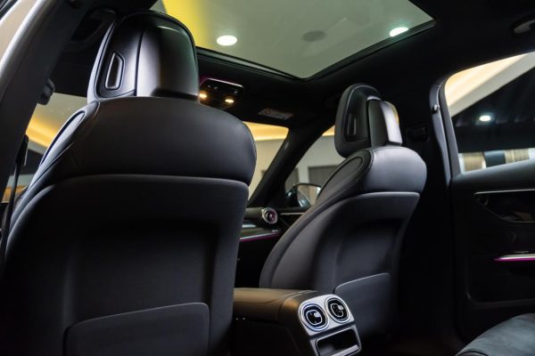 MERCEDES BENZ C300 - Image 10