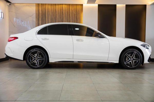 MERCEDES BENZ C300 - Image 3