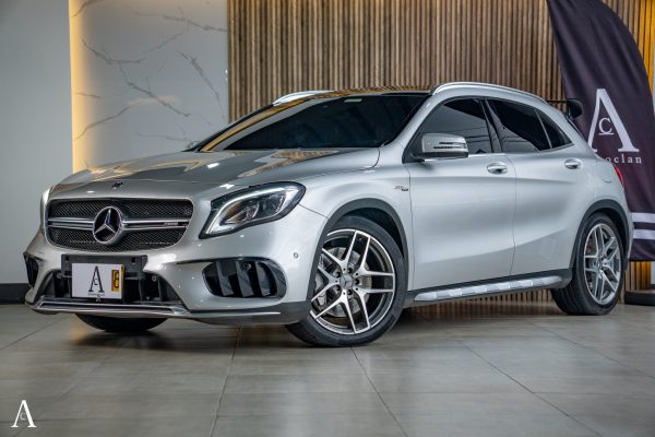 MERCEDES AMG GLA45