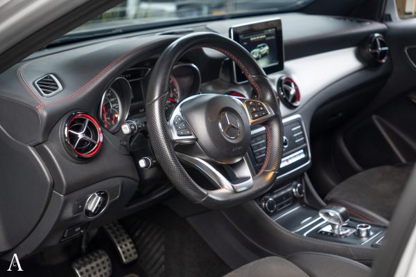 MERCEDES AMG GLA45 - Image 12