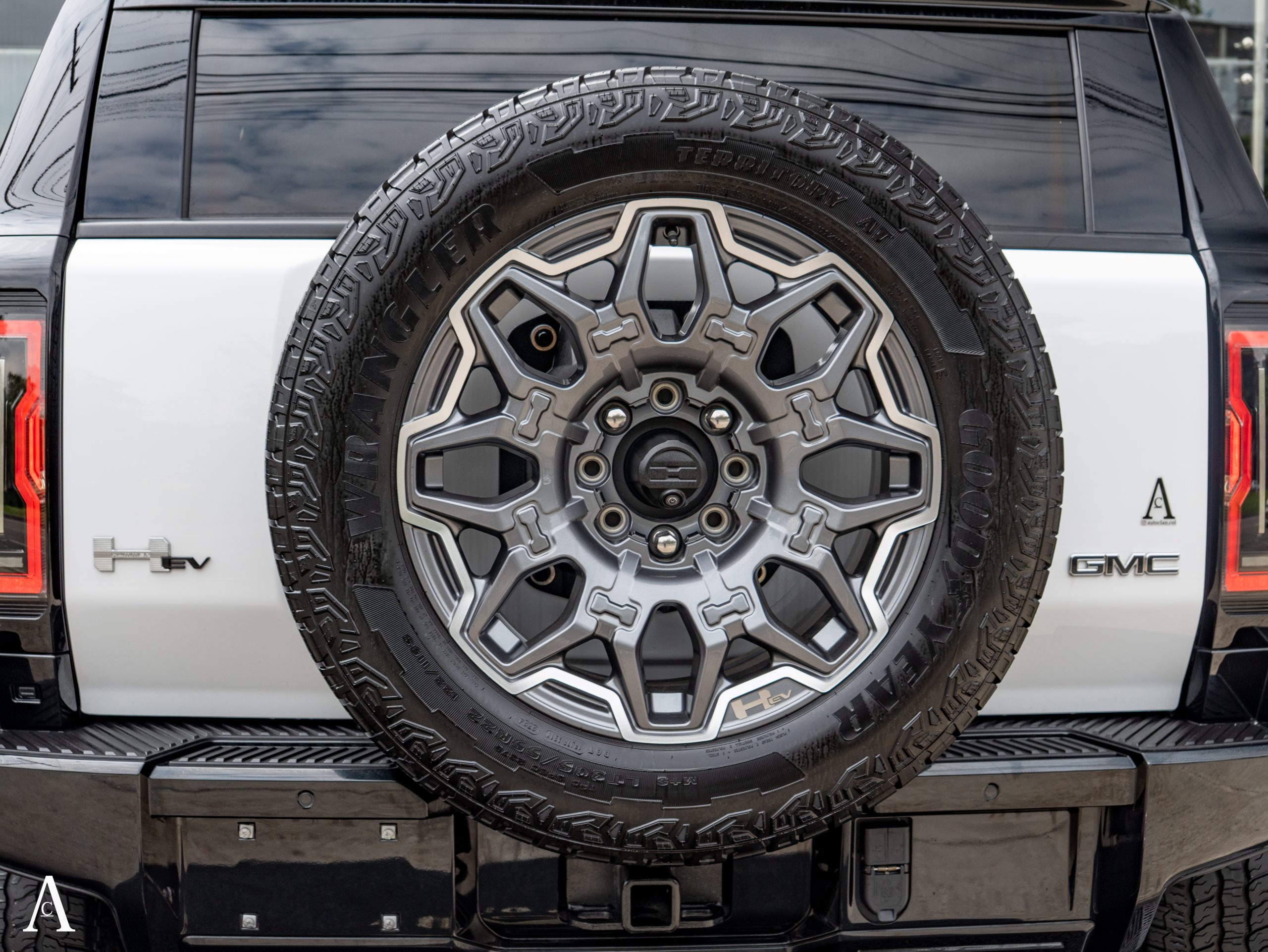 HUMMER EV 3X - Image 8