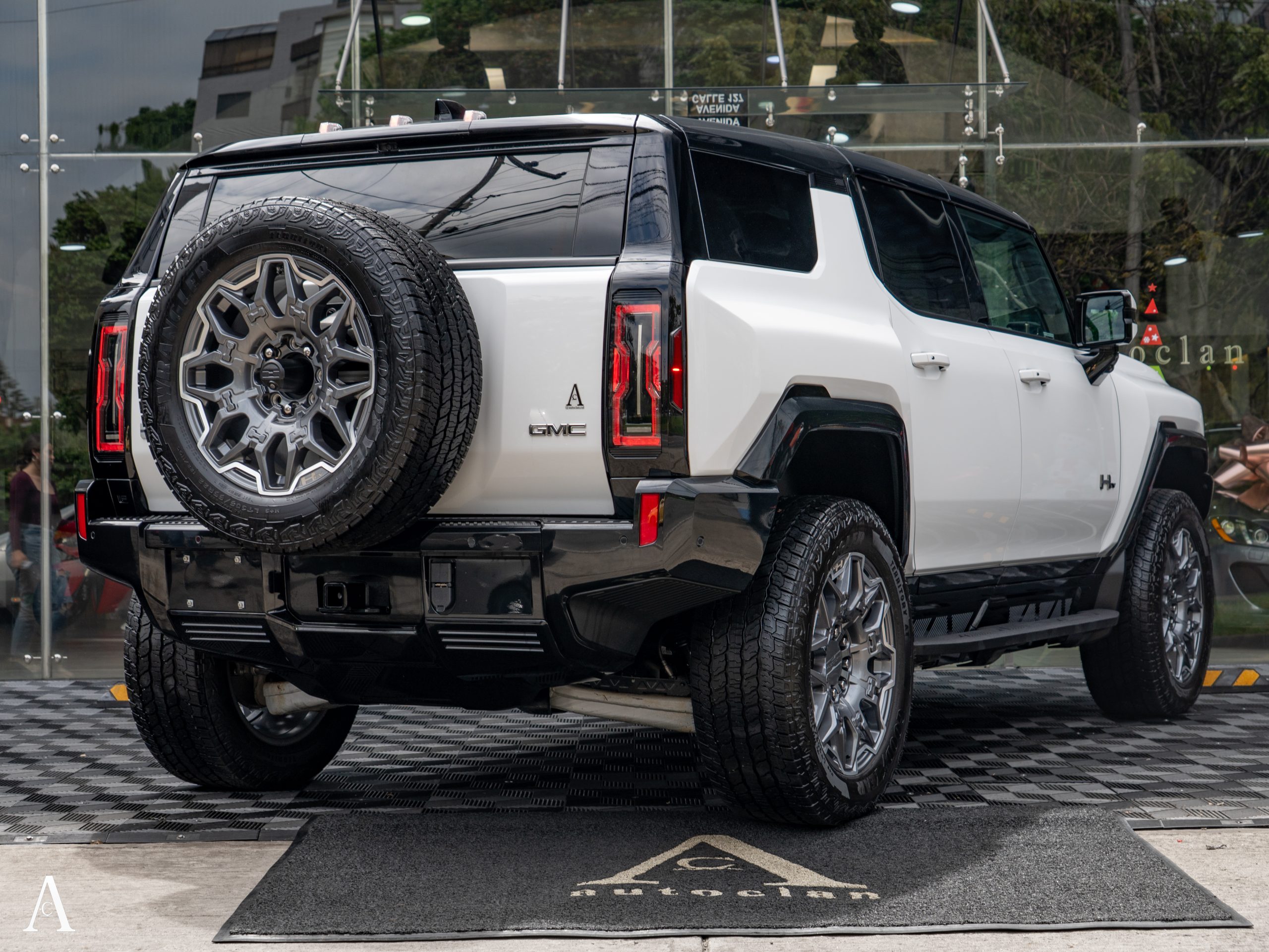 HUMMER EV 3X - Image 9
