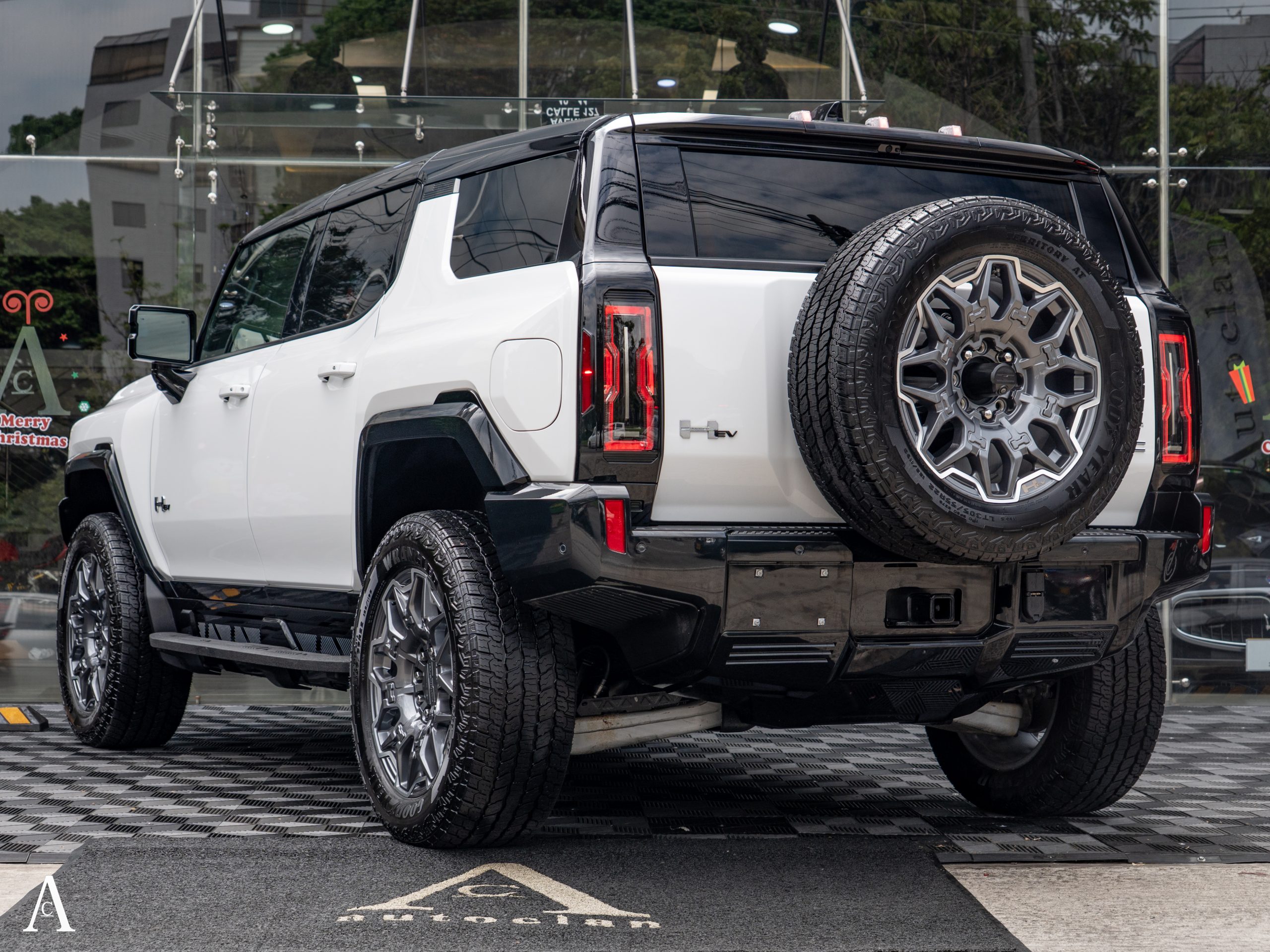 HUMMER EV 3X - Image 10