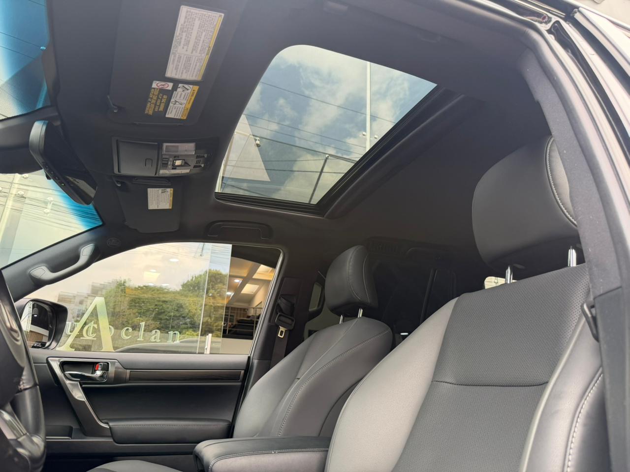 Lexus GX 460 Luxury - Image 14