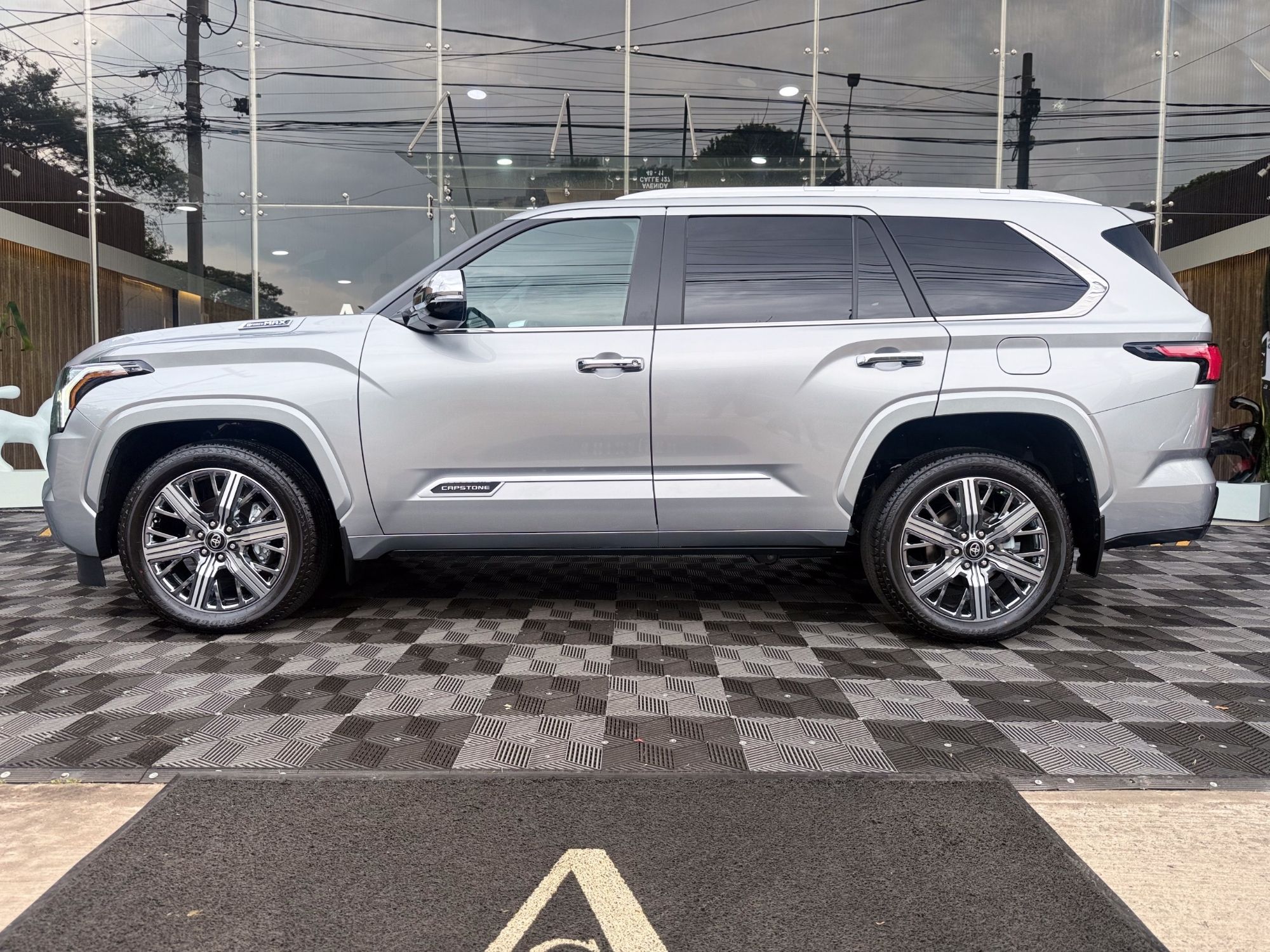 Toyota Sequoia Capatone Hybrid - Image 5