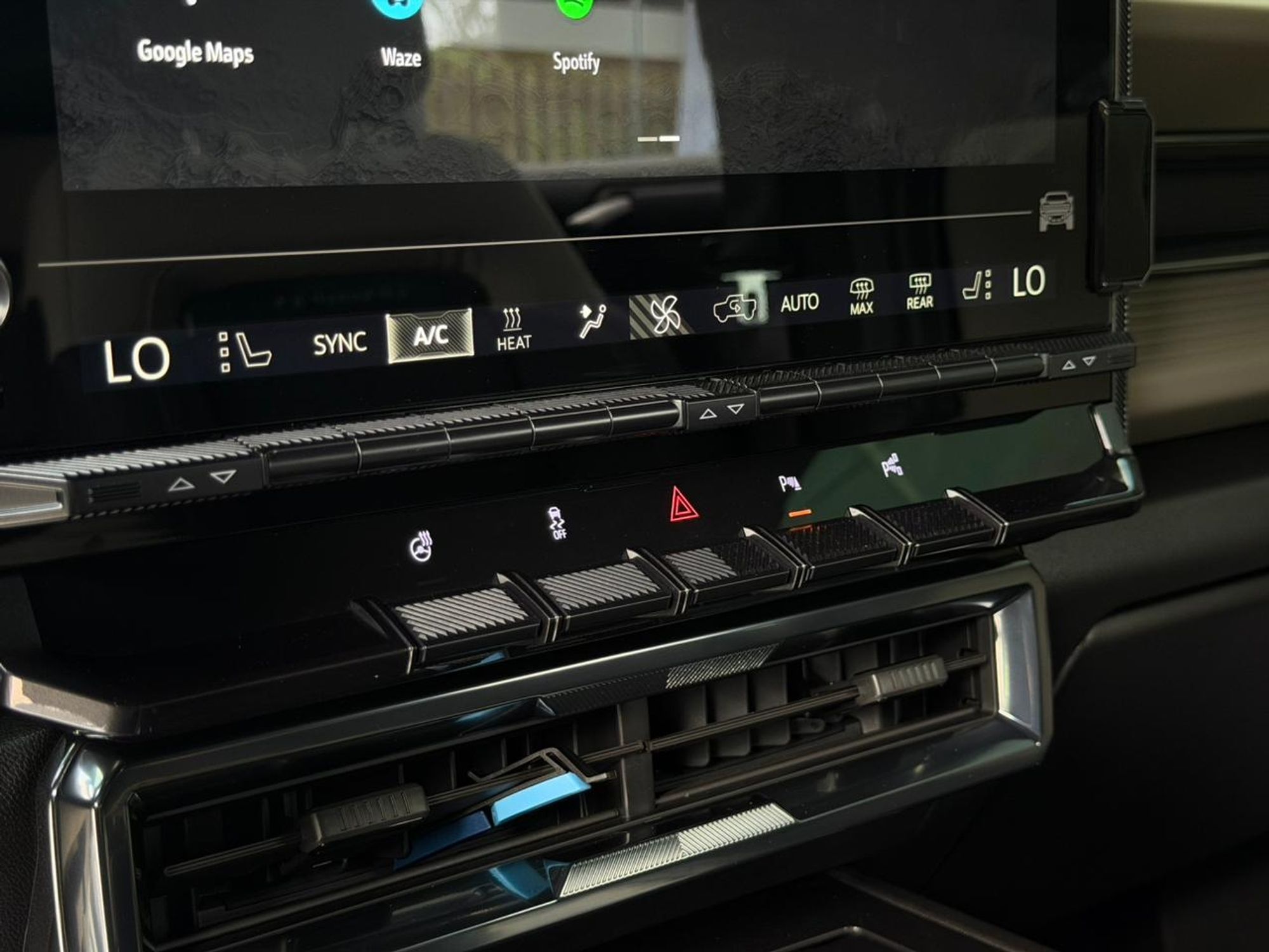 GMC HUMMER EV SUV 3X - Image 11
