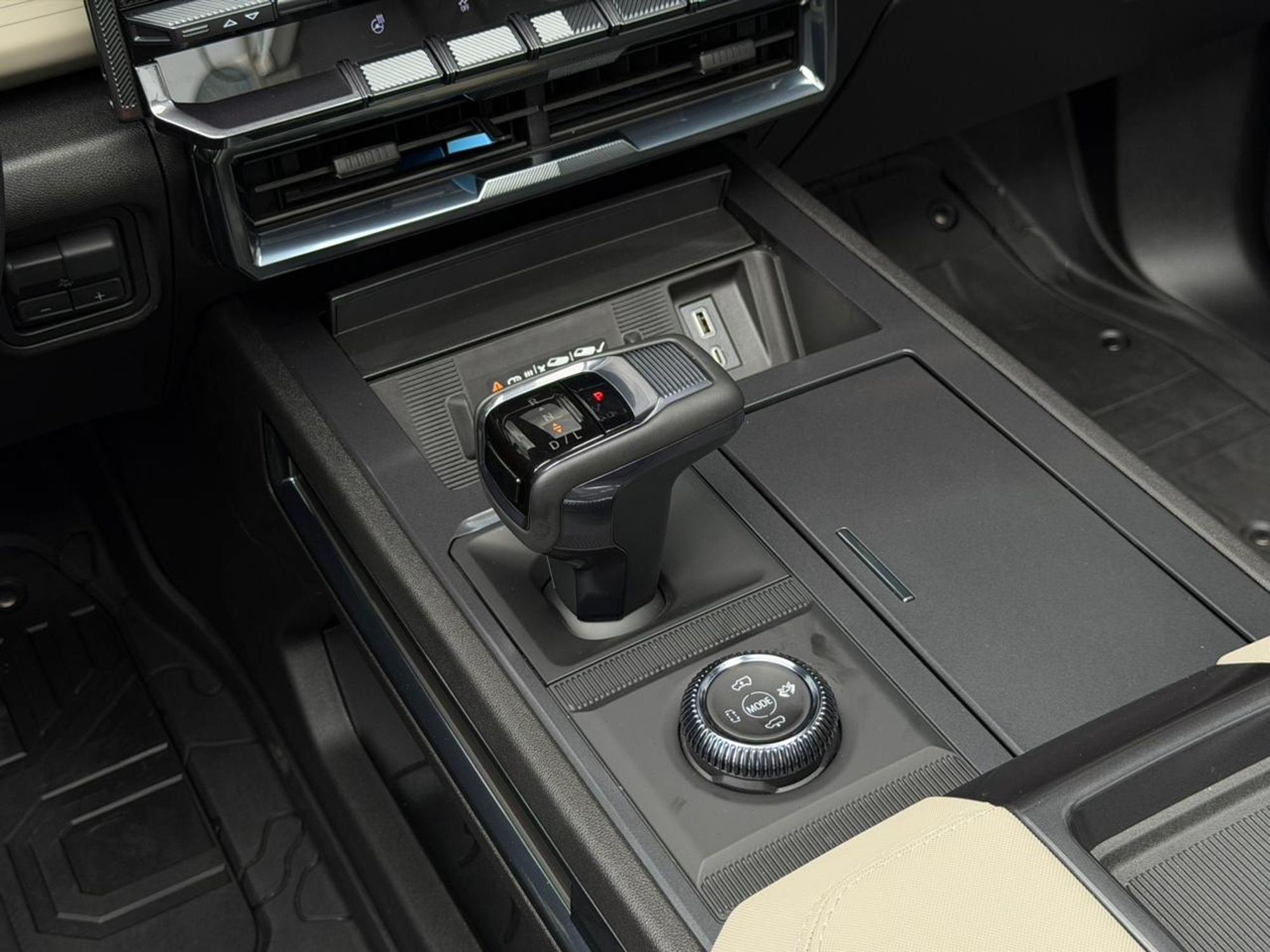 GMC HUMMER EV SUV 3X - Image 12