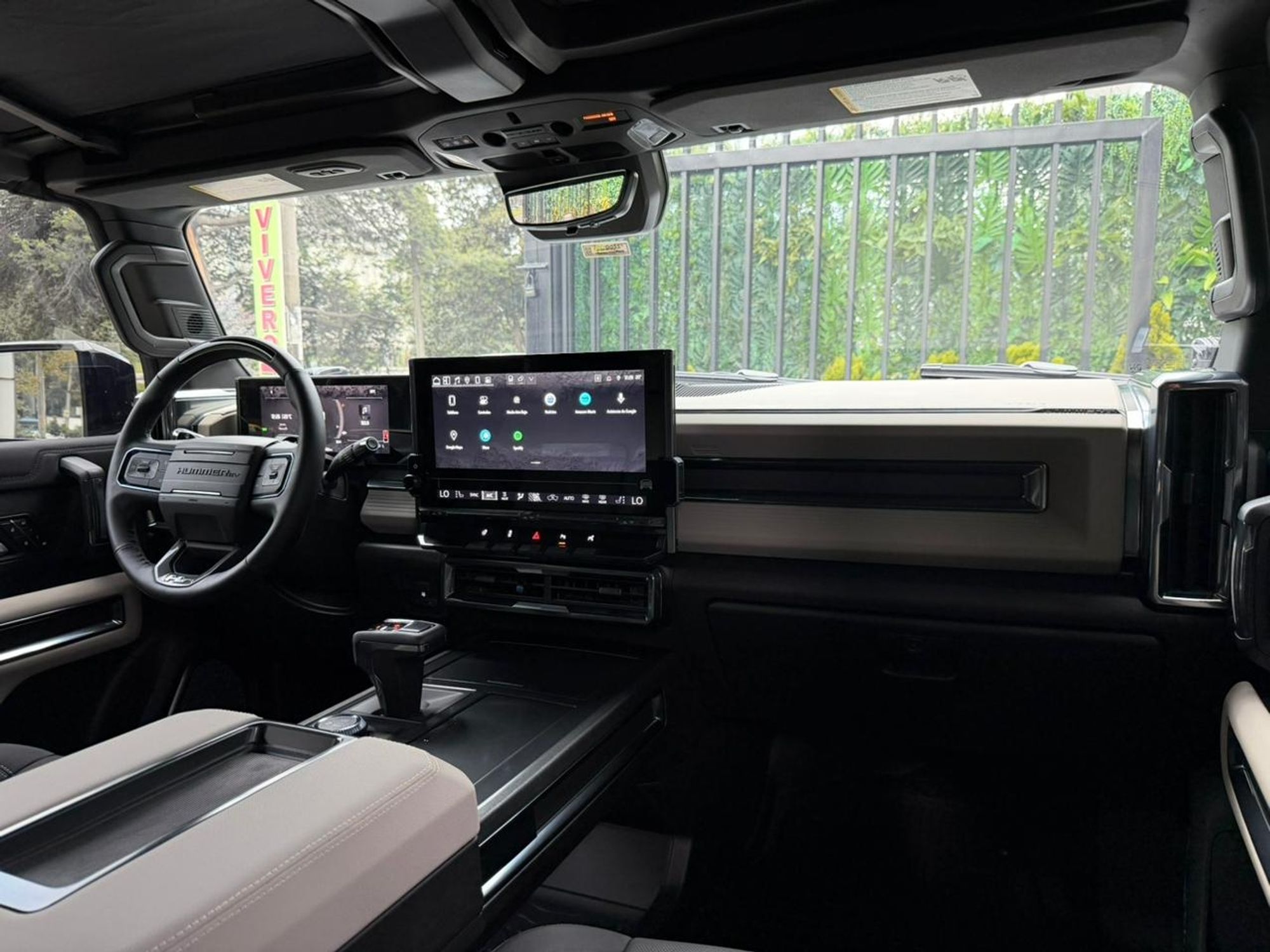 GMC HUMMER EV SUV 3X - Image 8