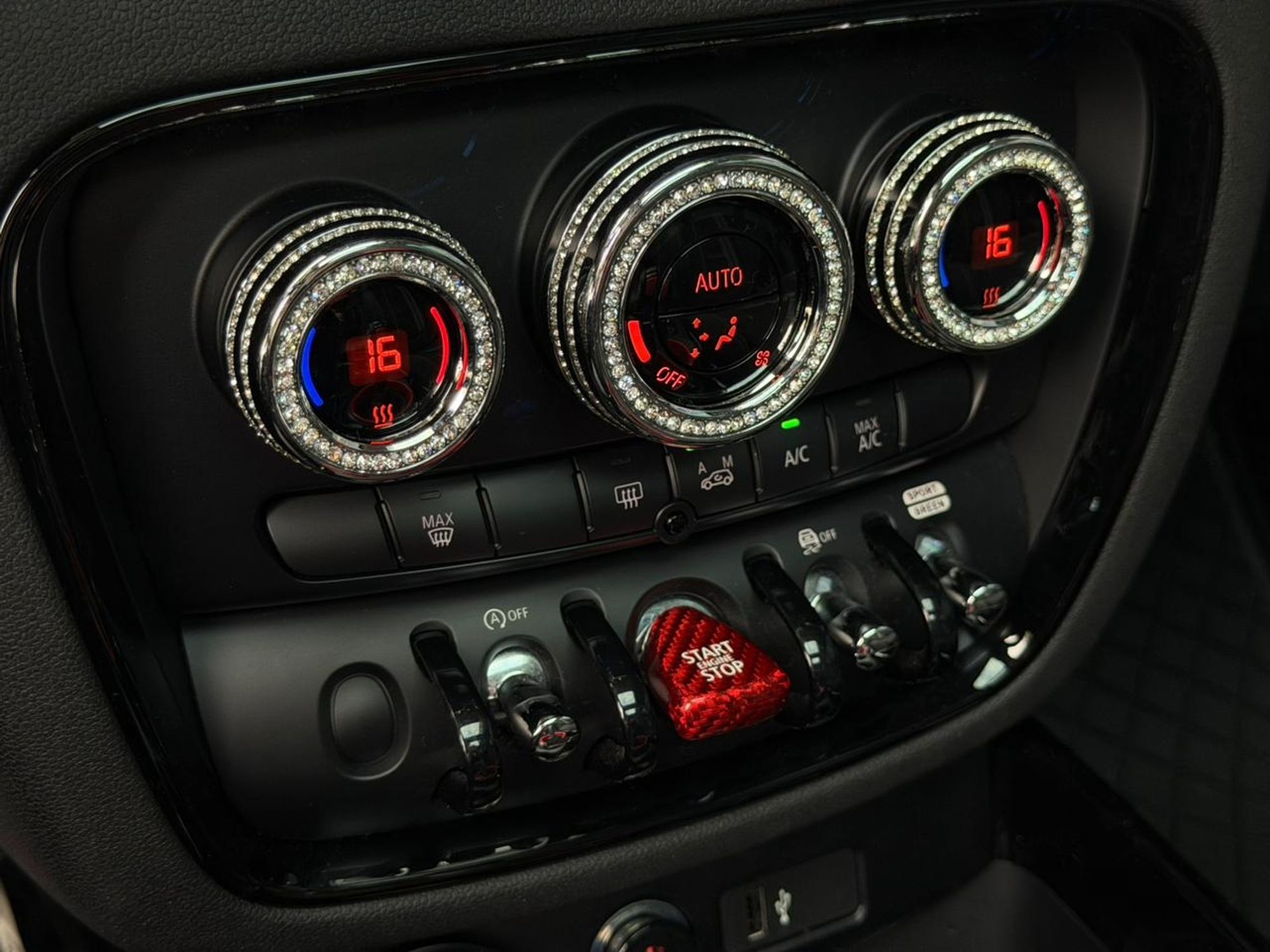 Mini Cooper S Clubman - Image 10