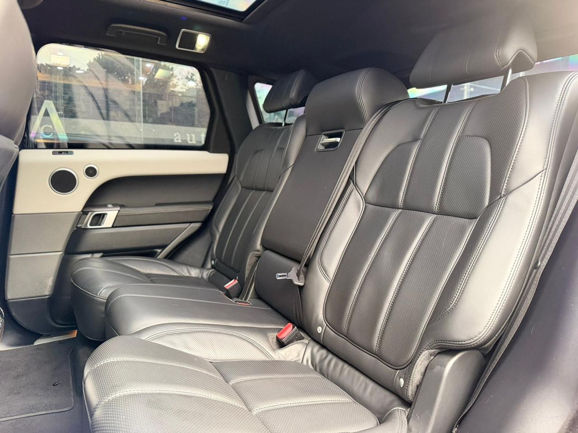 Range Rover sport - Image 11