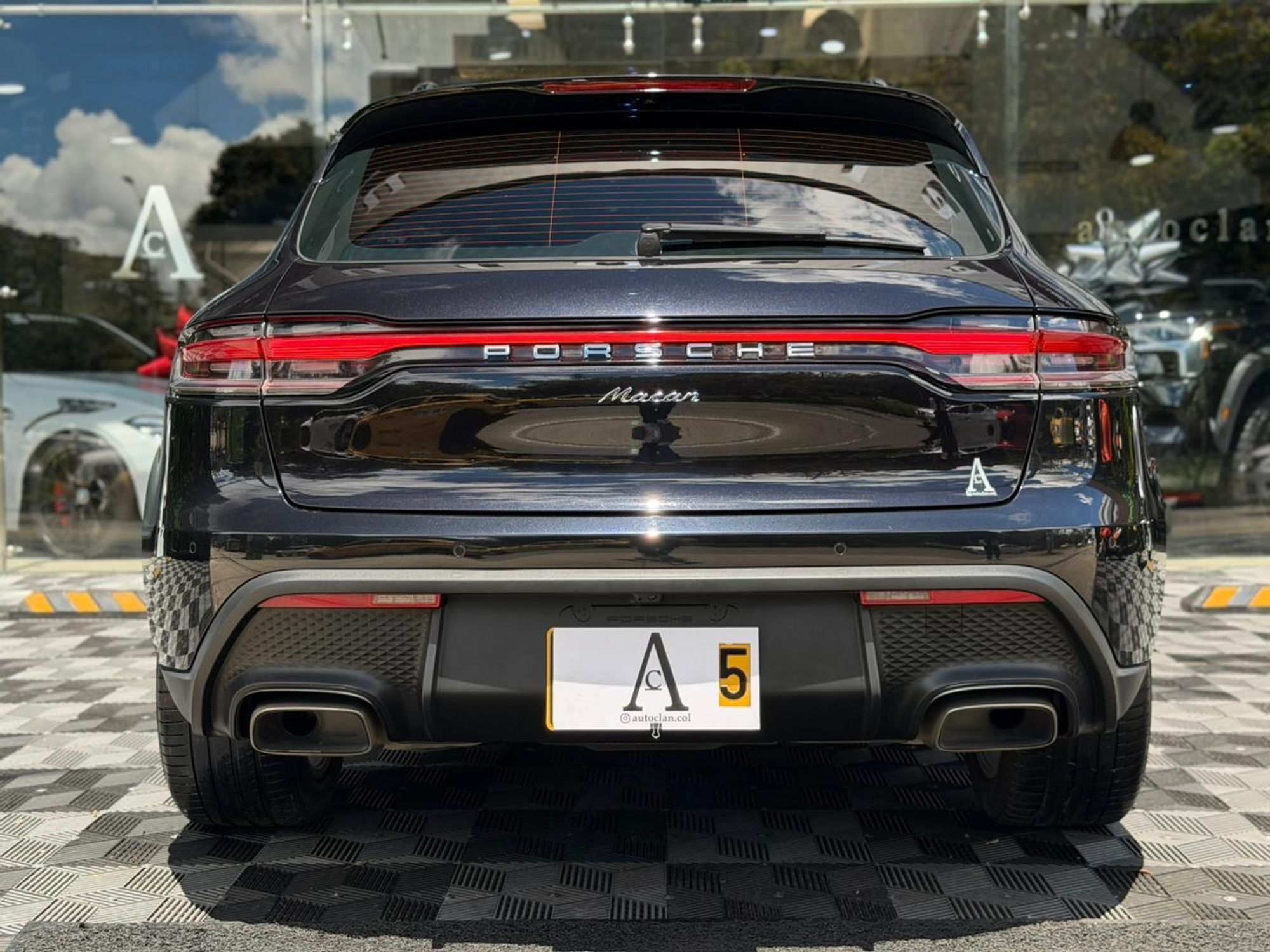 Porsche Macan Luxury - Image 5