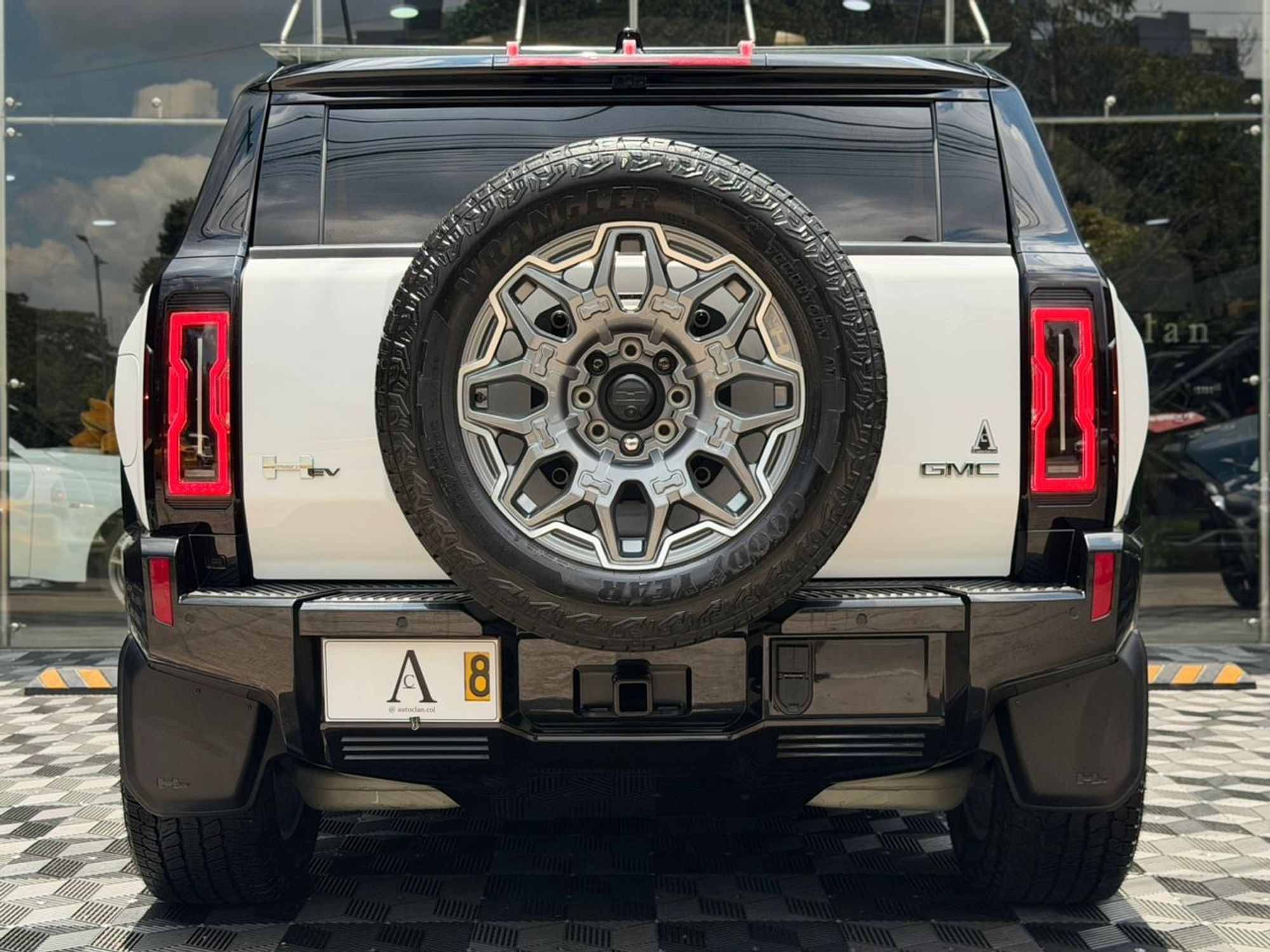 GMC HUMMER EV SUV 3X - Image 5