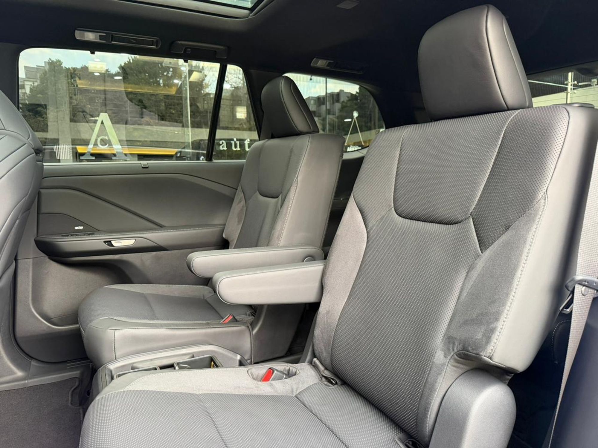 Lexus TX 550h - Image 11