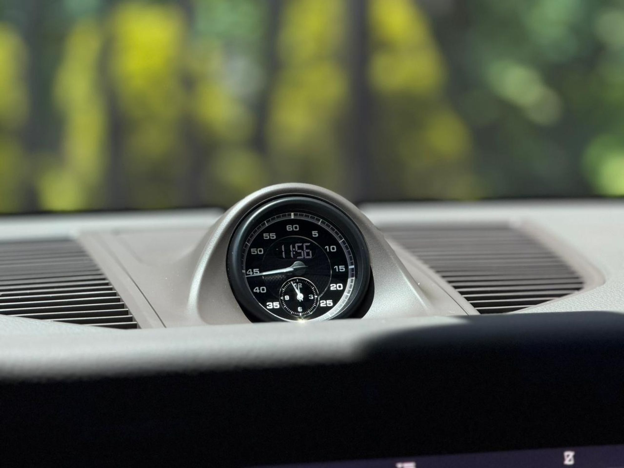 Porsche Macan Luxury - Image 13