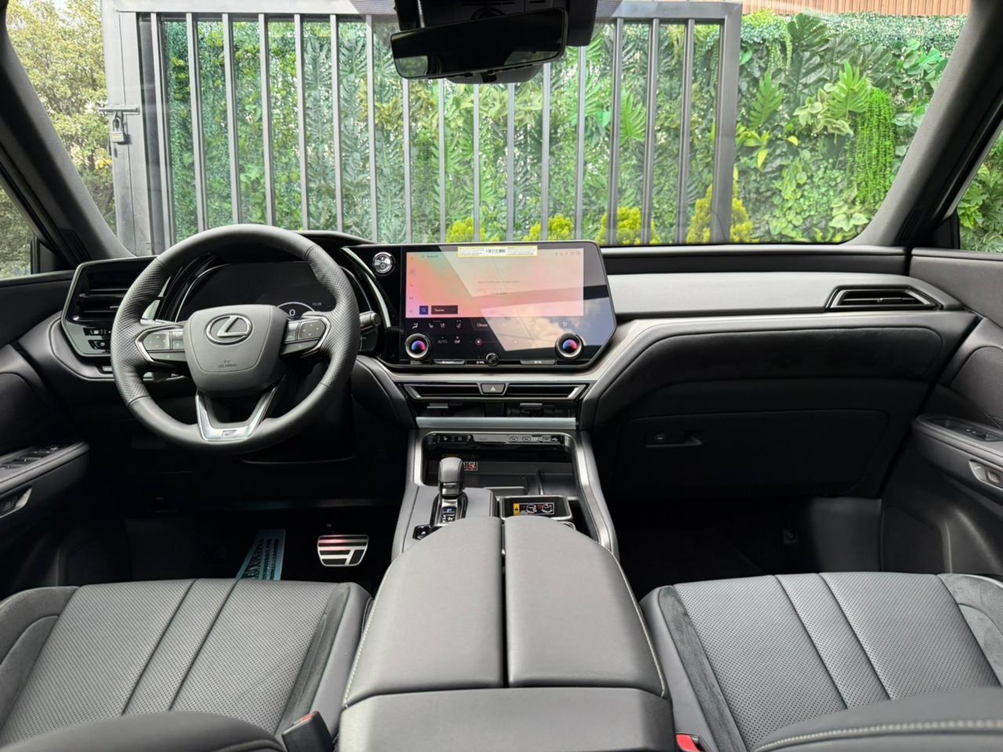 Lexus TX 550h - Image 6