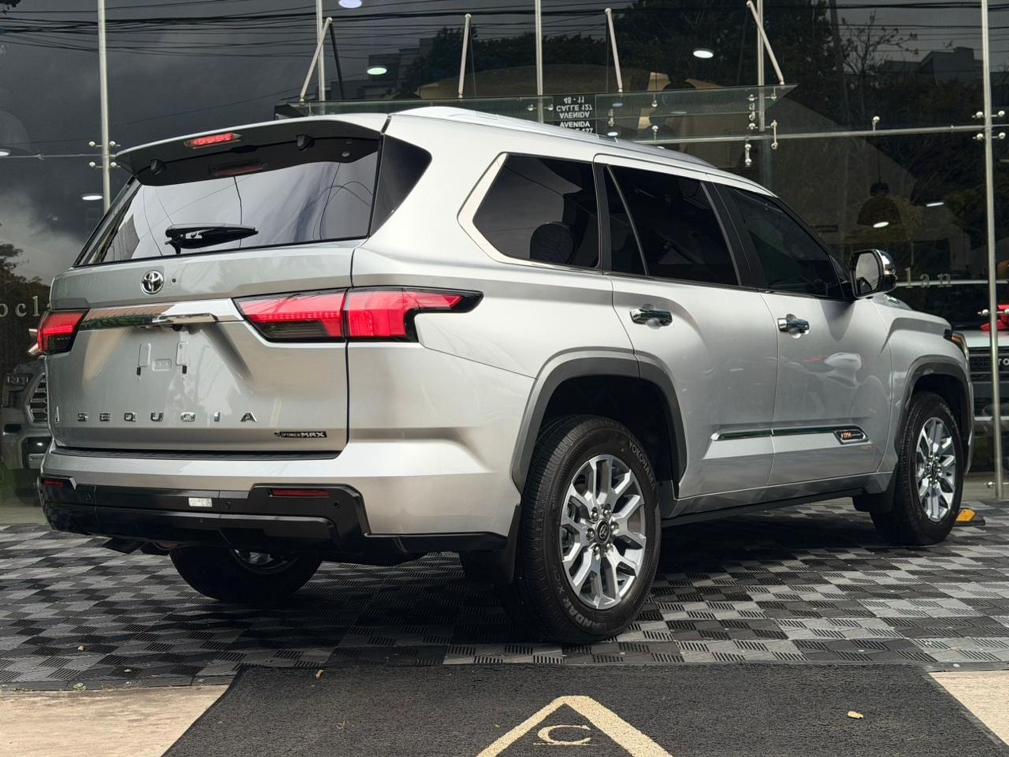 Toyota Sequoia 1794 - Image 3