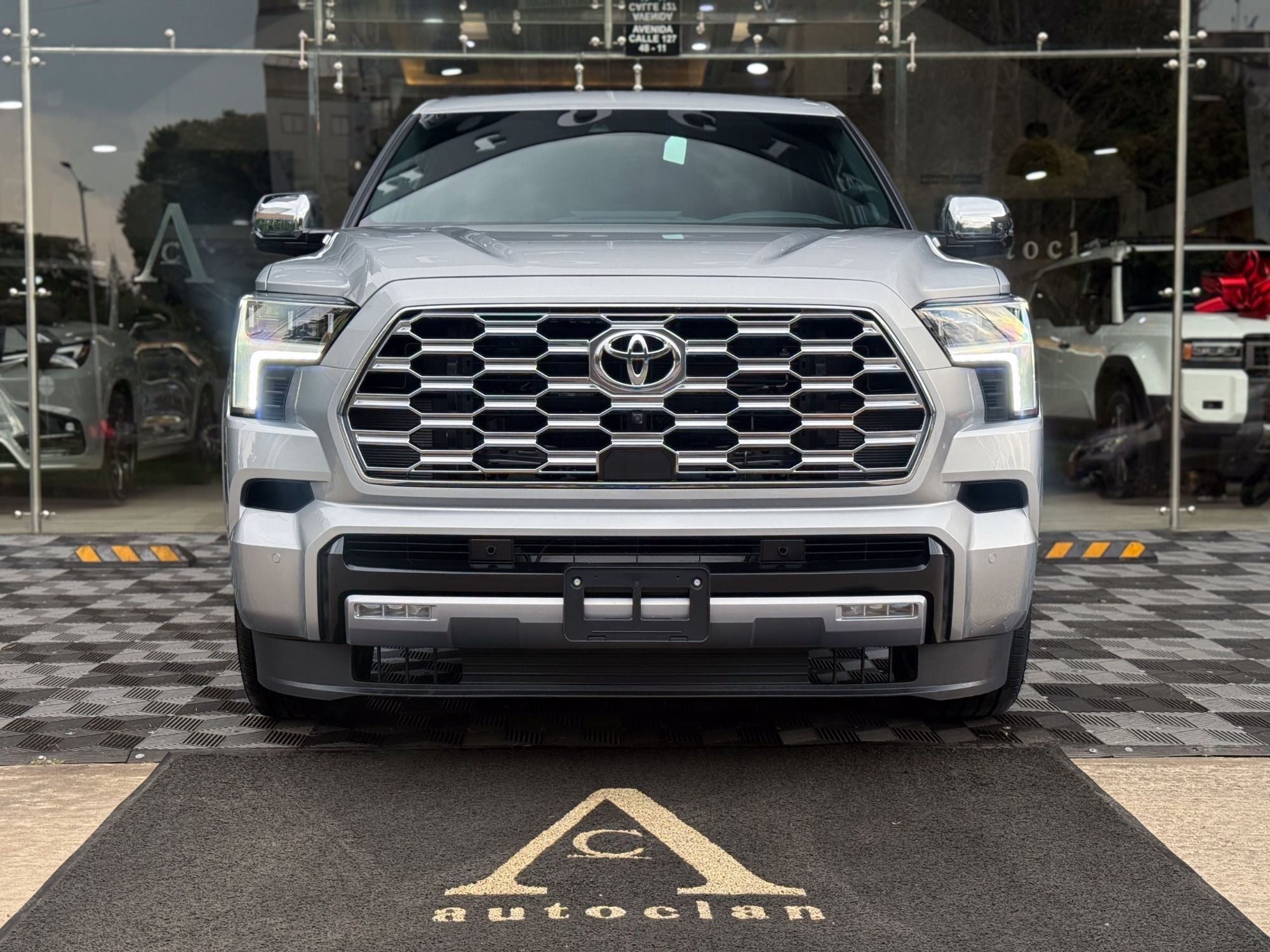 Toyota Sequoia Capatone Hybrid - Image 2