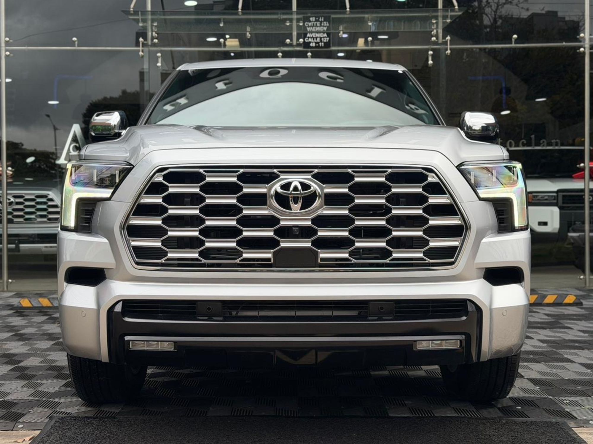 Toyota Sequoia 1794 - Image 2