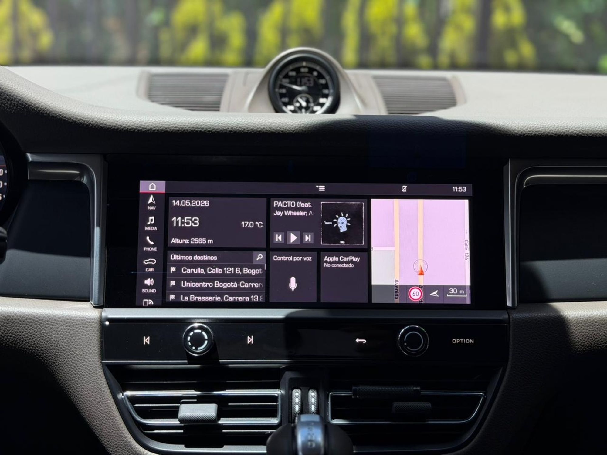 Porsche Macan Luxury - Image 12