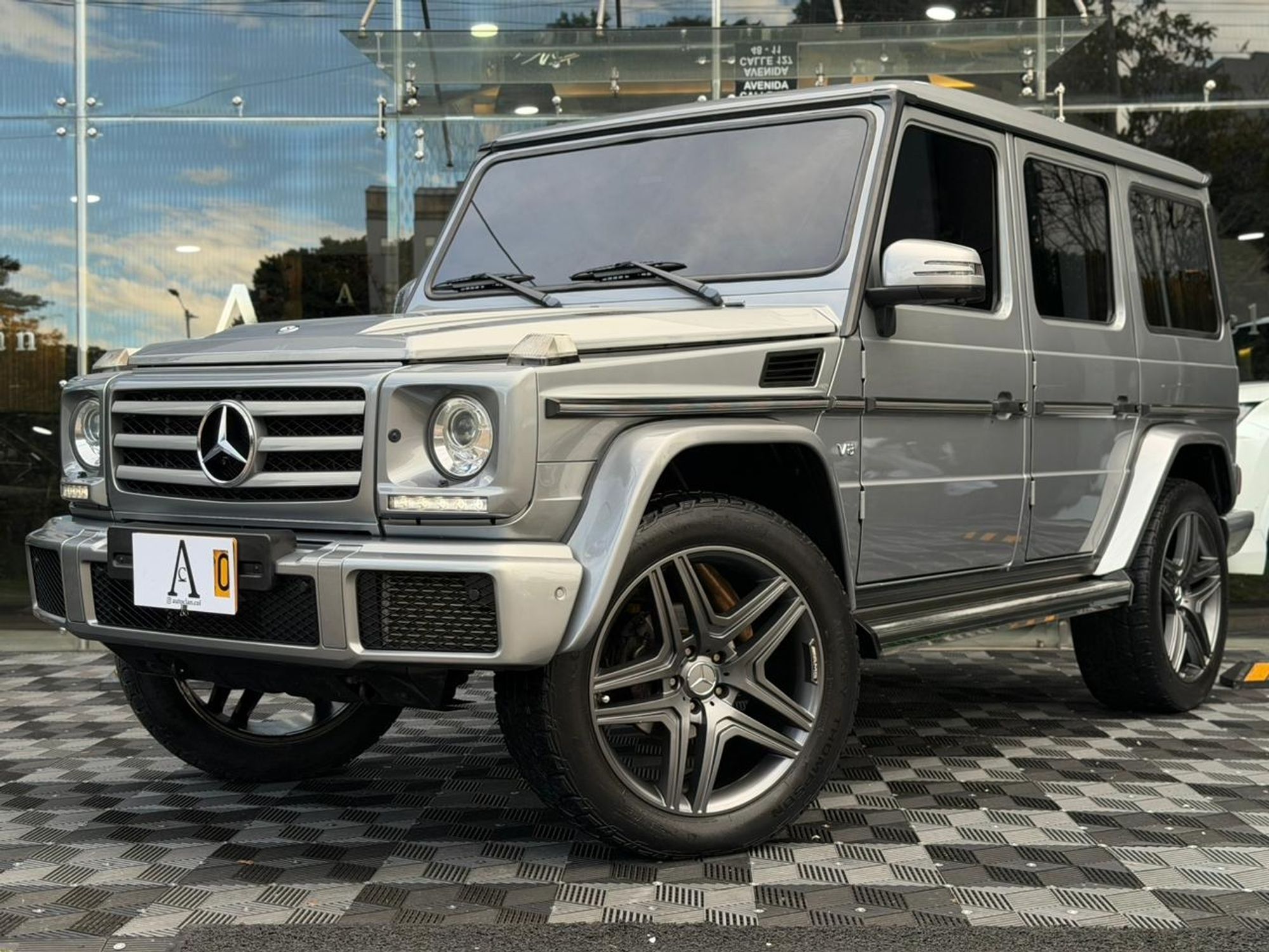 Mercedes Benz G500