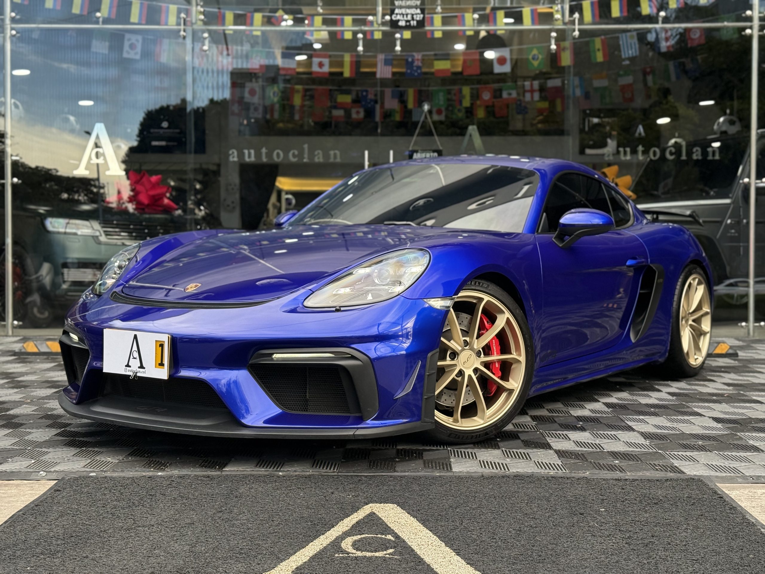 Porsche 718 Cayman GT4 2020