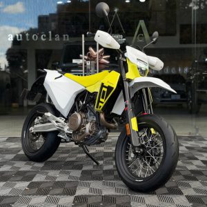 Husqvarna 701 Supermoto 2026 375 km Amarillo Blanco