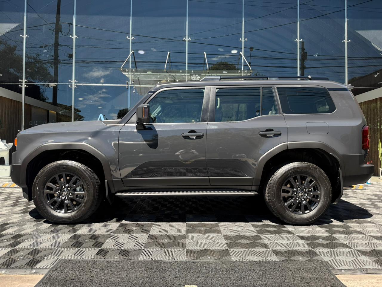 Toyota Land Cruiser Prado 2026 0 km Gris Diesel - Image 3