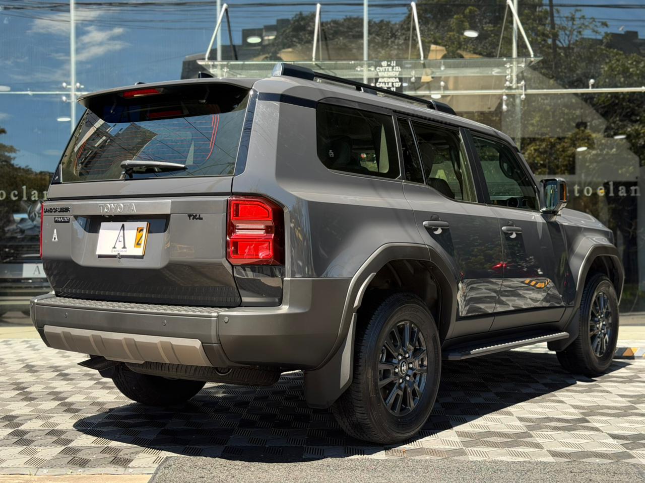 Toyota Land Cruiser Prado 2026 0 km Gris Diesel - Image 4