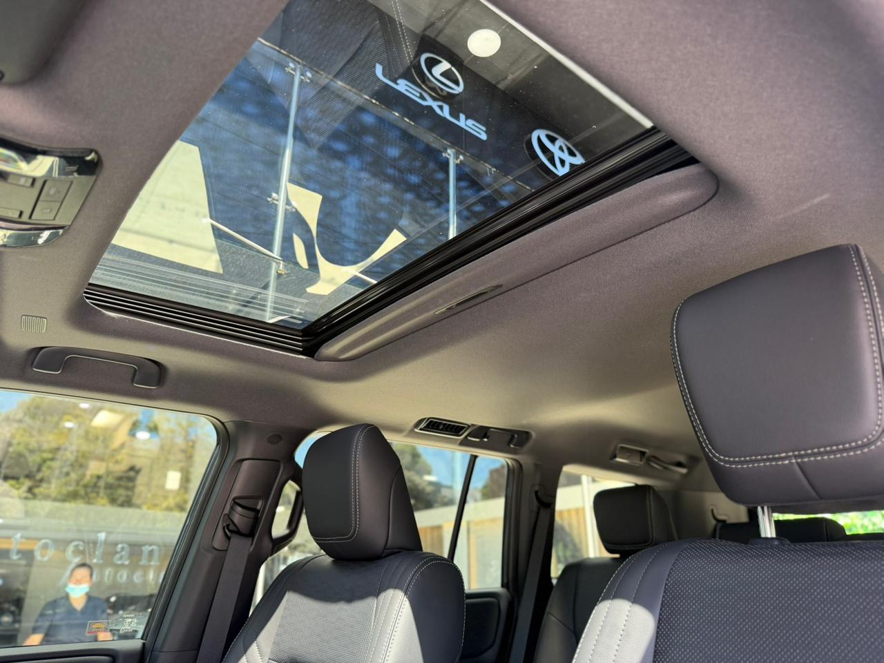 Toyota Land Cruiser Prado 2026 0 km Gris Diesel - Image 14