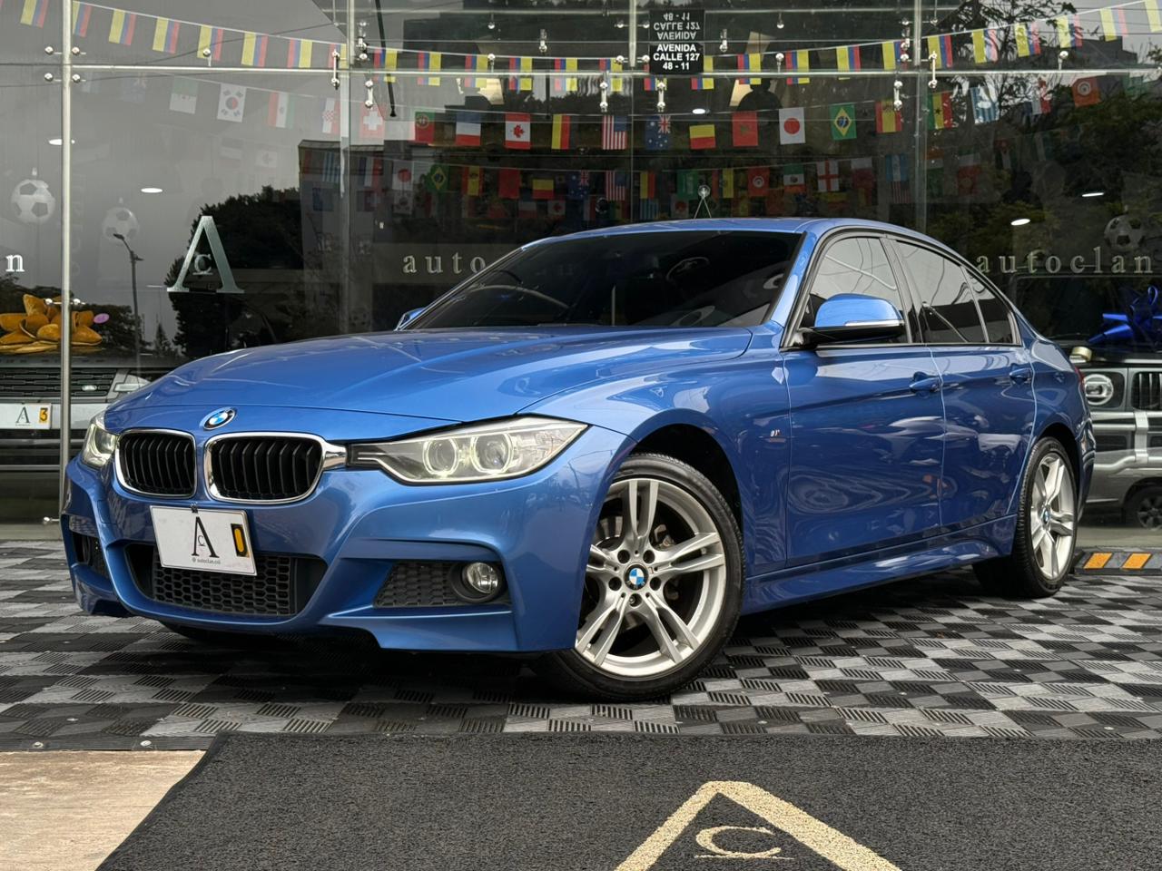 BMW 320i Serie 3 2015 58.000km Azul Metalizado Gasolina