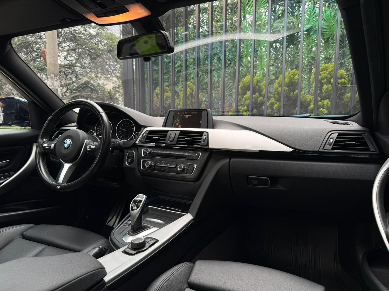 BMW 320i Serie 3 2015 58.000km Azul Metalizado Gasolina - Image 8