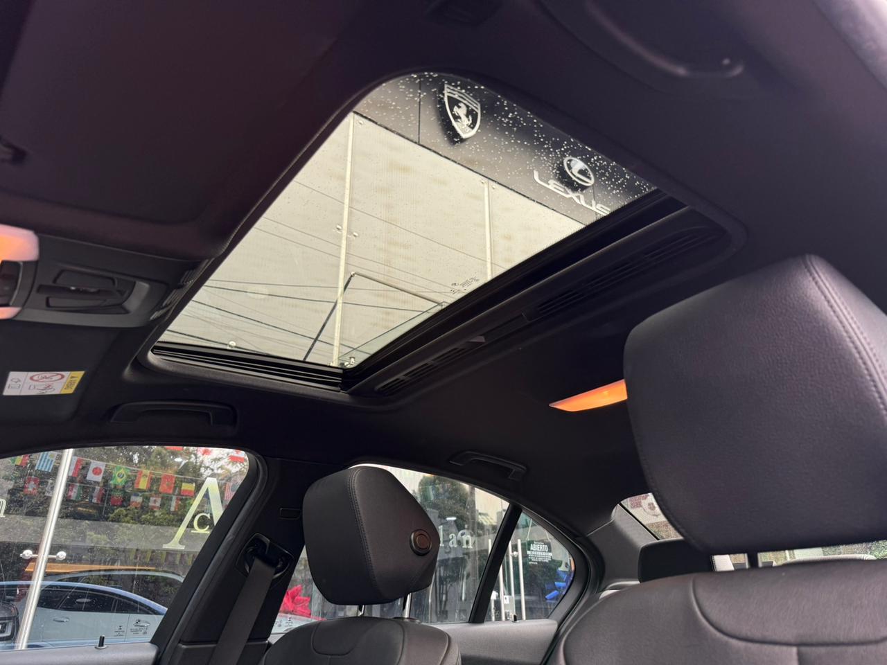 BMW 320i Serie 3 2015 58.000km Azul Metalizado Gasolina - Image 12