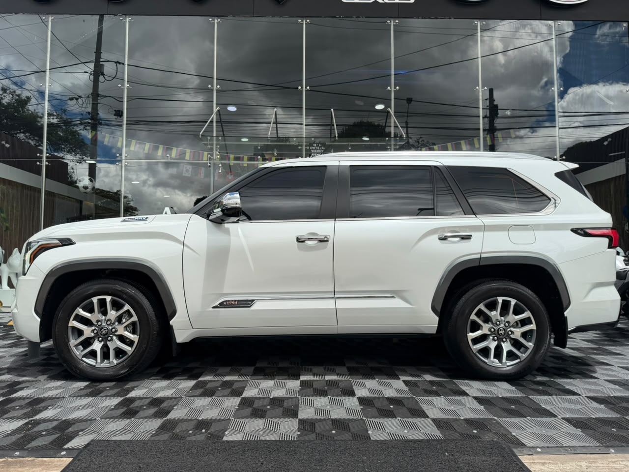 Toyota Sequoia 1794 Edition 2026 - Image 3