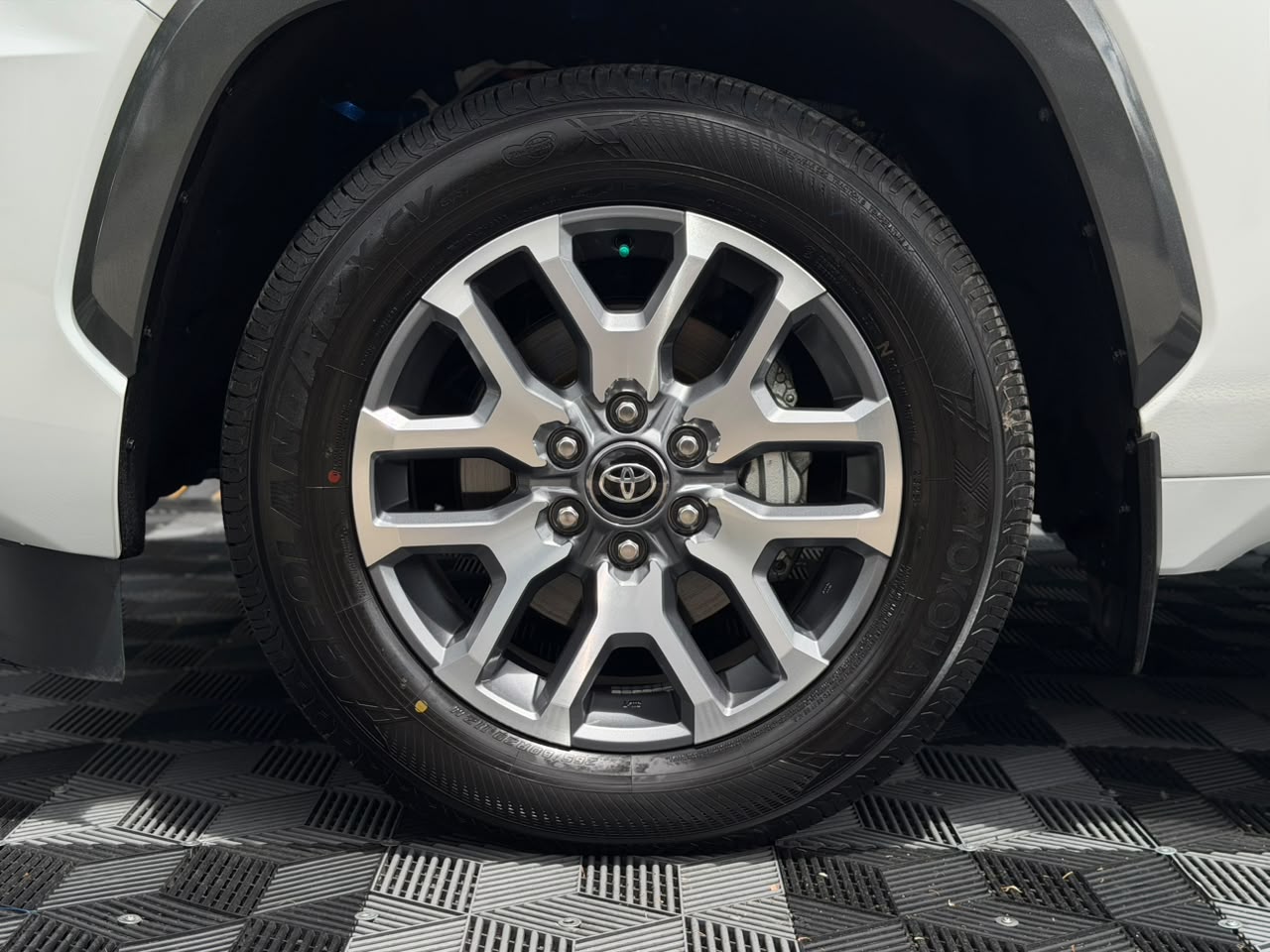 Toyota Sequoia 1794 Edition 2026 - Image 6