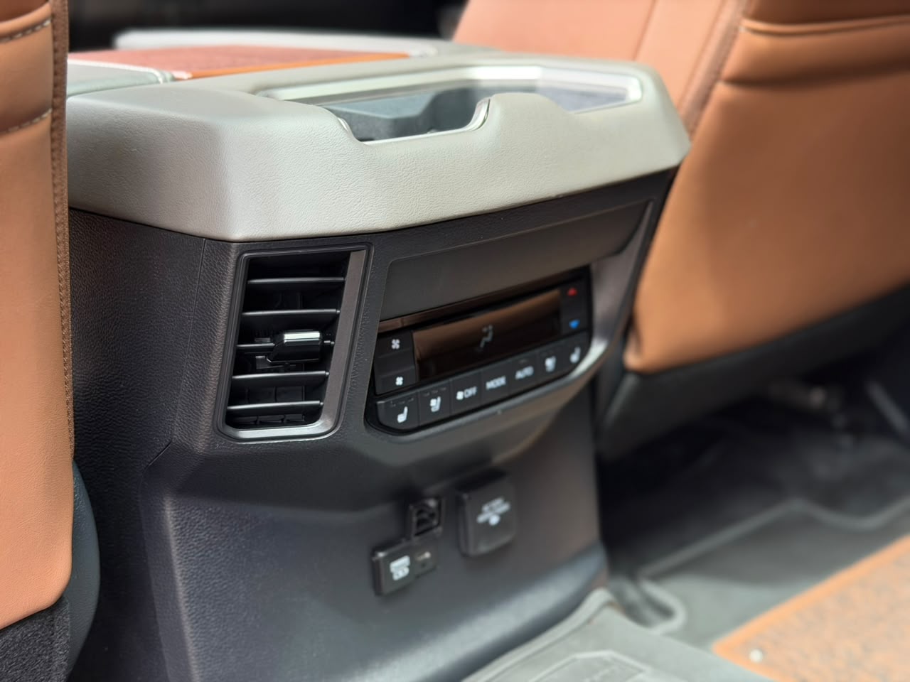 Toyota Sequoia 1794 Edition 2026 - Image 21
