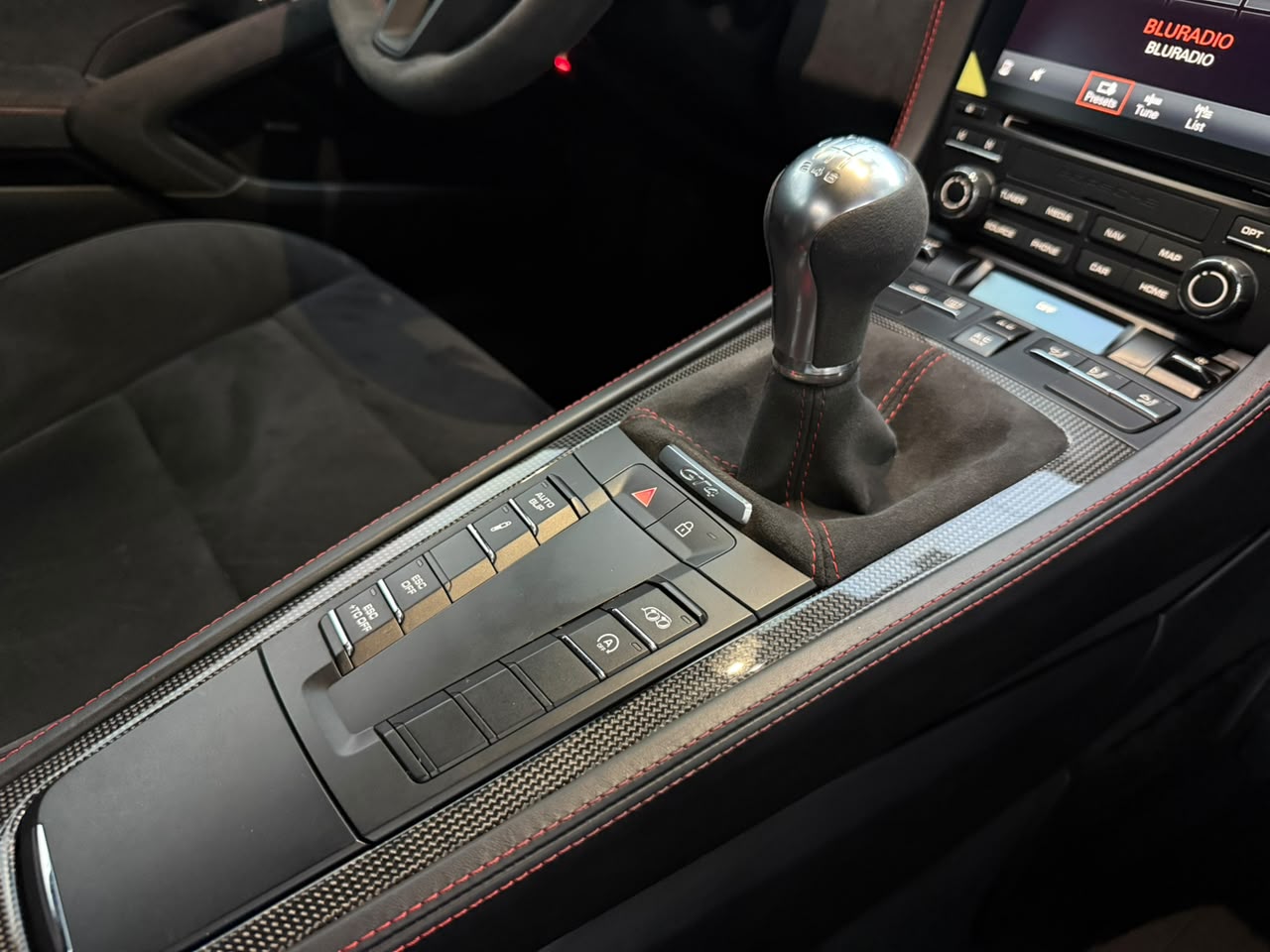 Porsche 718 Cayman GT4 2020 - Image 14
