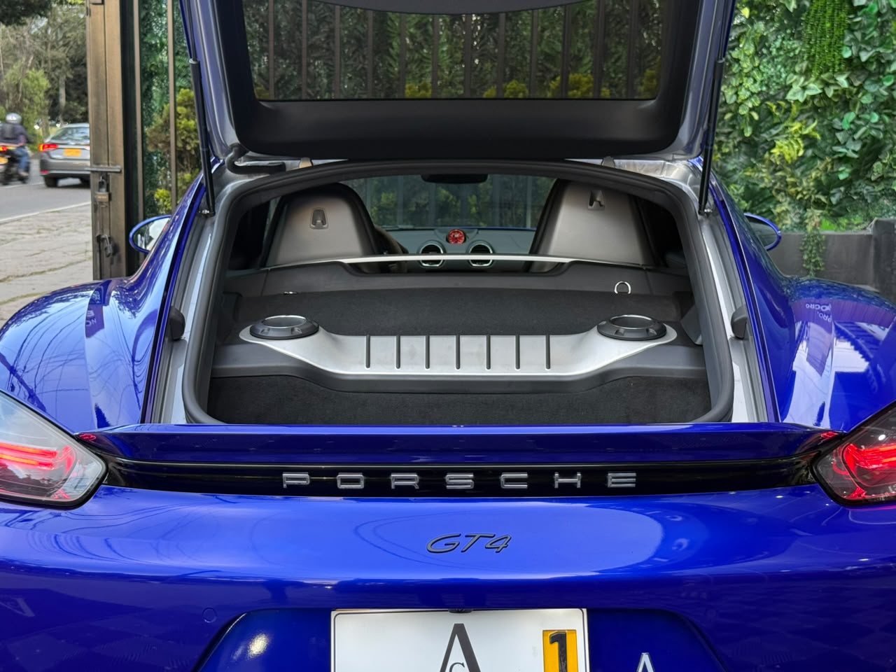 Porsche 718 Cayman GT4 2020 - Image 21