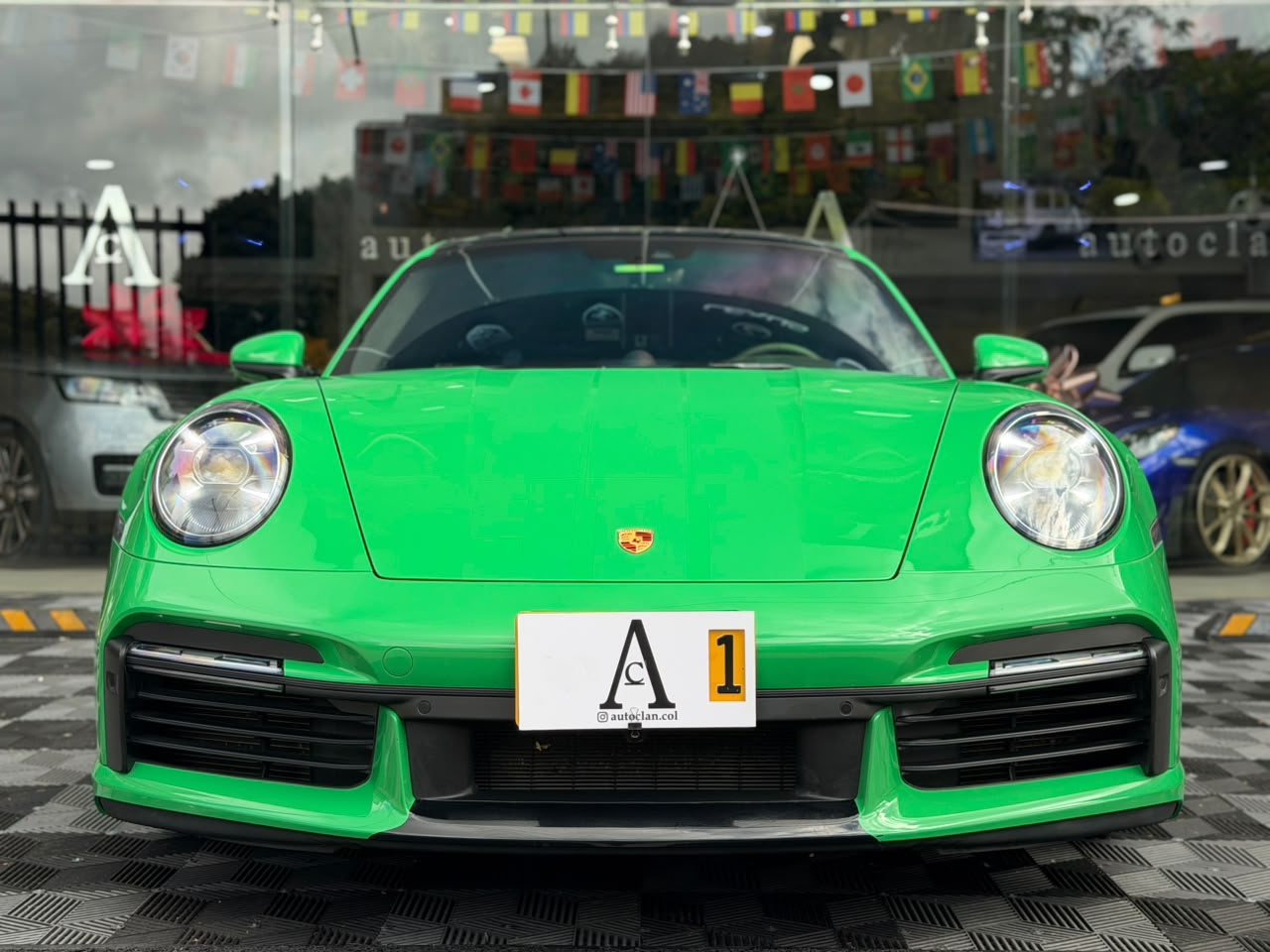 Porsche 911 Turbo S 2021 - Image 2