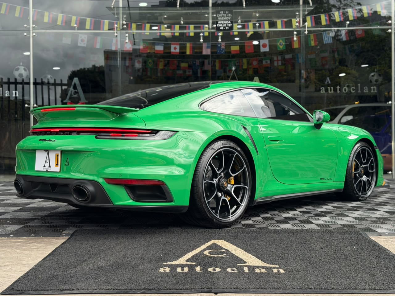 Porsche 911 Turbo S 2021 - Image 5