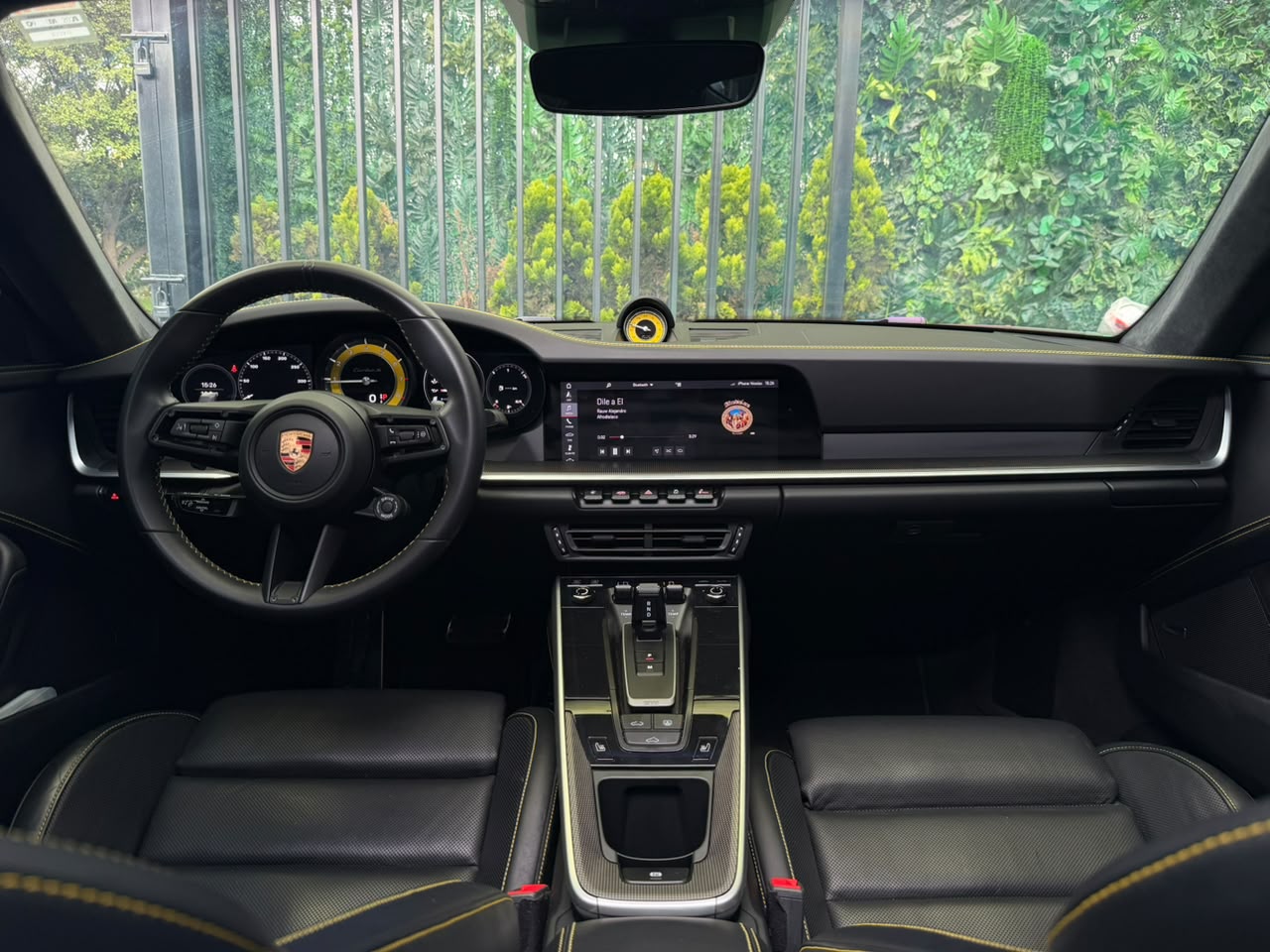 Porsche 911 Turbo S 2021 - Image 6