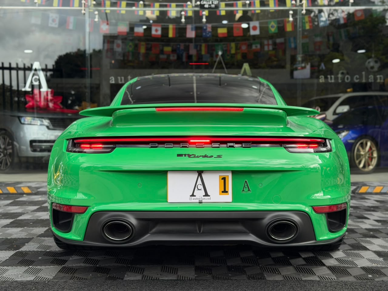 Porsche 911 Turbo S 2021 - Image 4