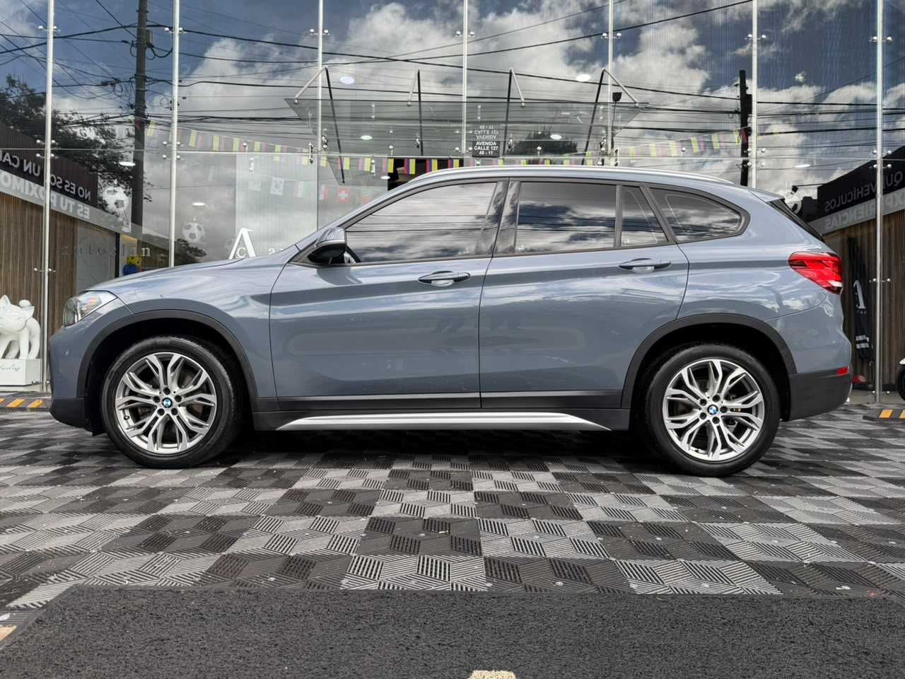 BMW X1 sDrive18i 2021 - Image 3