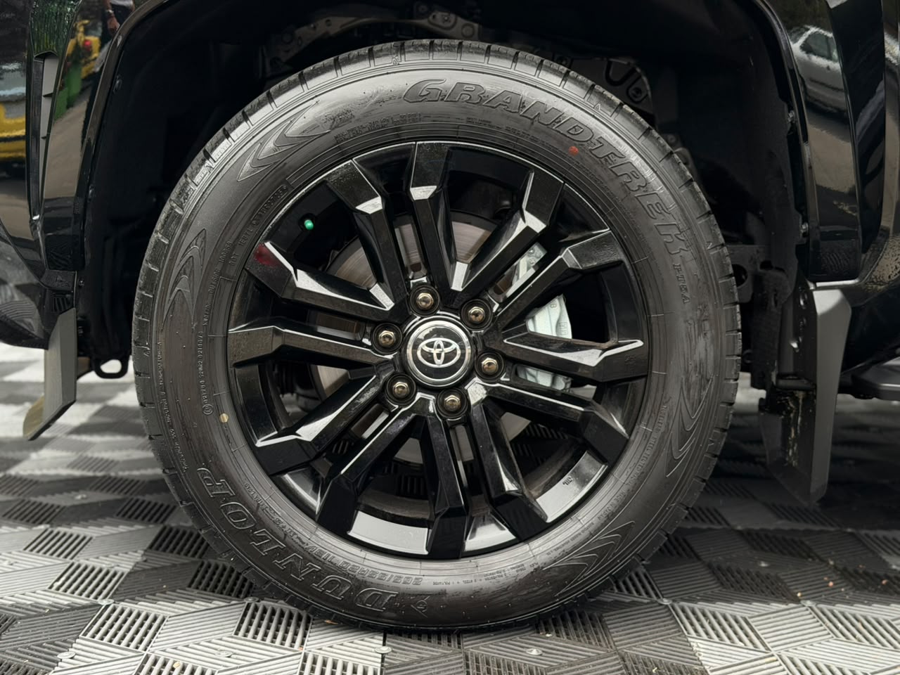 Toyota 4Runner Platinum Hybrid 2026 - Image 20