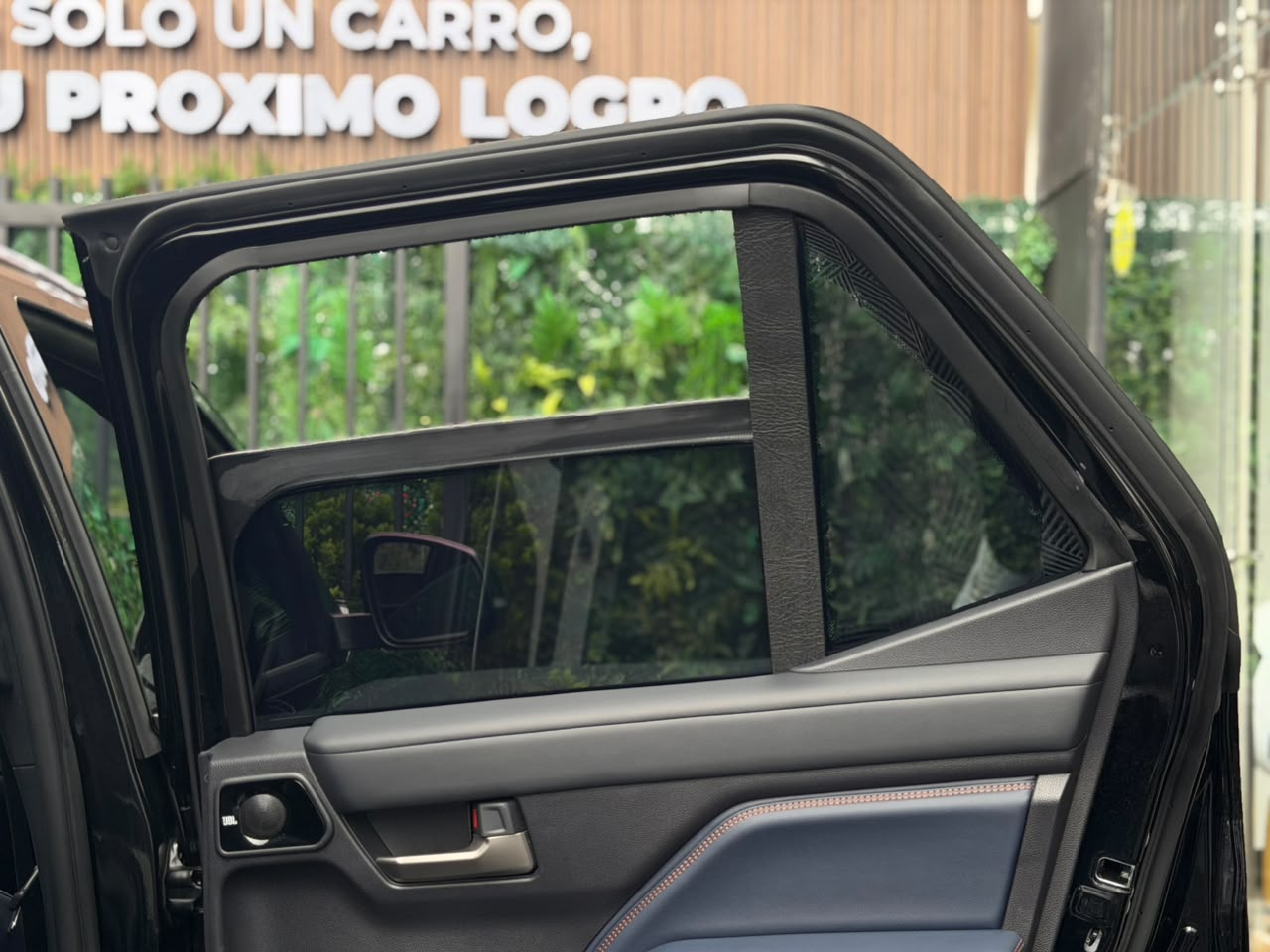 Toyota 4Runner Platinum Hybrid 2026 - Image 17