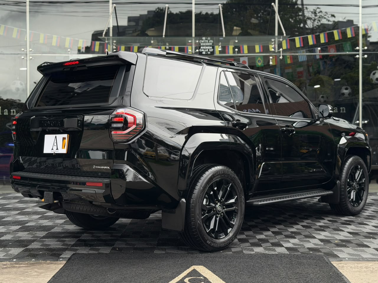 Toyota 4Runner Platinum Hybrid 2026 - Image 4