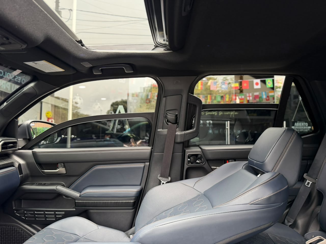 Toyota 4Runner Platinum Hybrid 2026 - Image 13