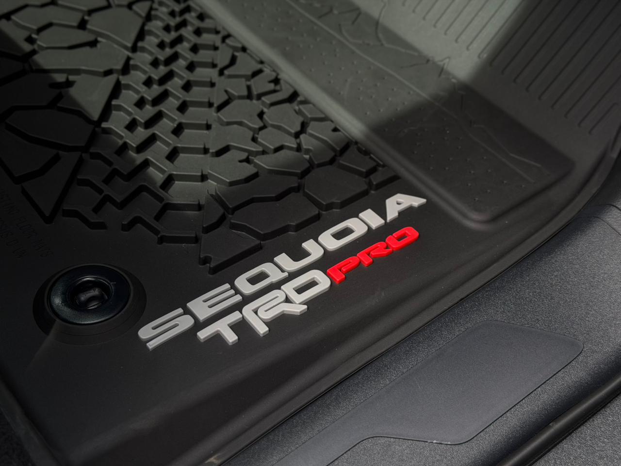 Toyota Sequoia TRD Pro Hybrid 2026 - Image 9