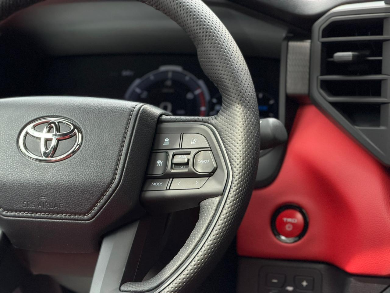 Toyota Sequoia TRD Pro Hybrid 2026 - Image 21